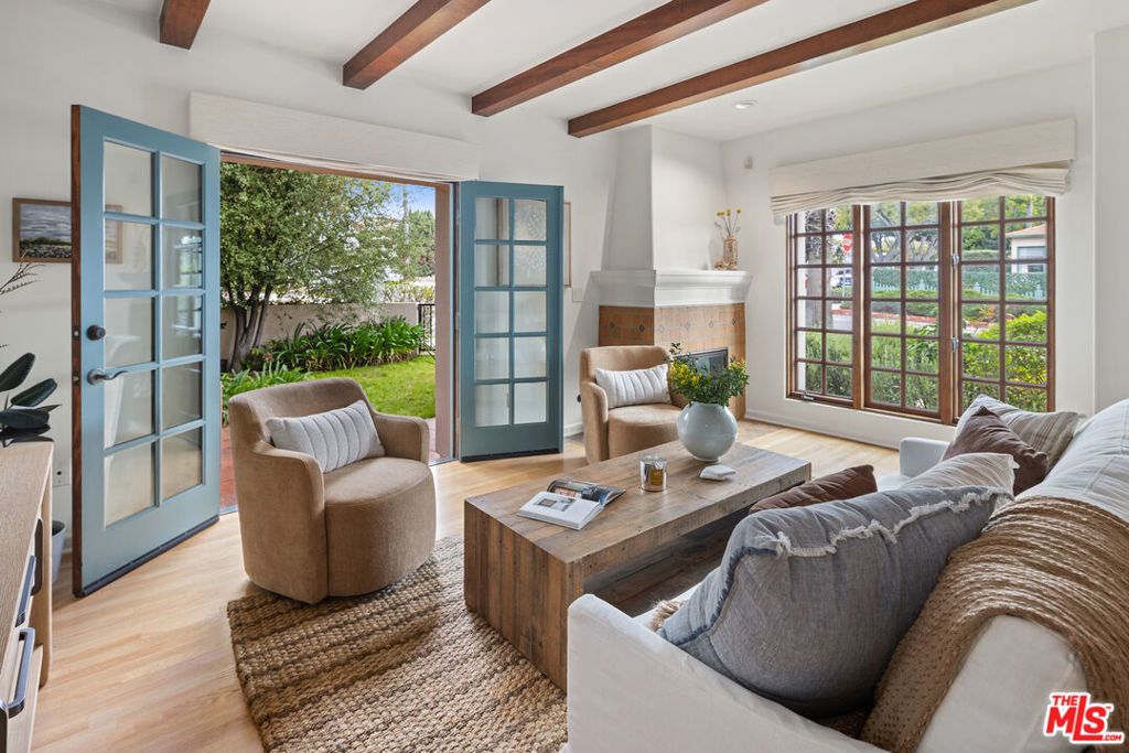 Image 1 of property listing at 1100 21st Street, Santa Monica, CA 90403
