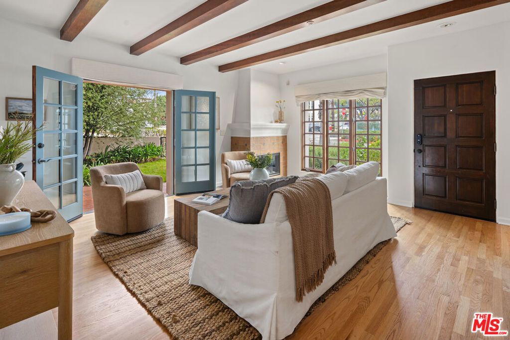 Image 2 of property listing at 1100 21st Street, Santa Monica, CA 90403