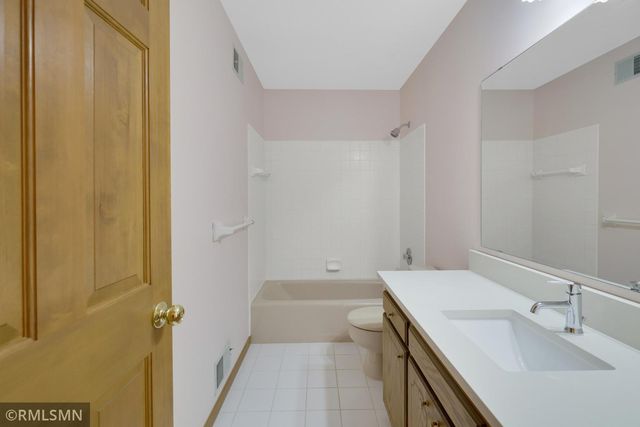 18603 Kristie Lane, Eden Prairie, MN 55346