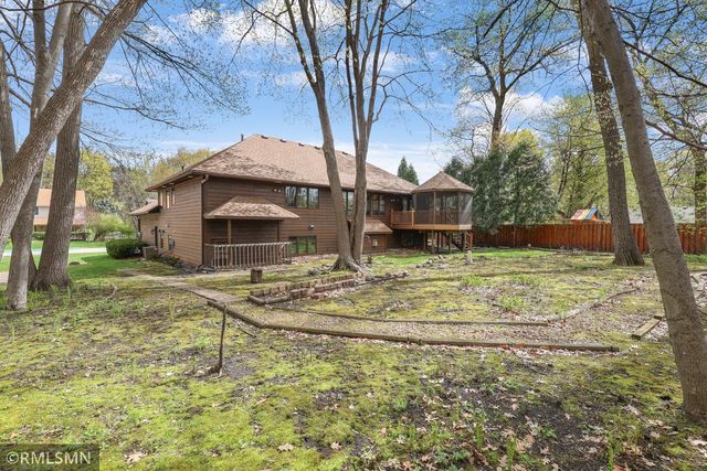 18603 Kristie Lane, Eden Prairie, MN 55346