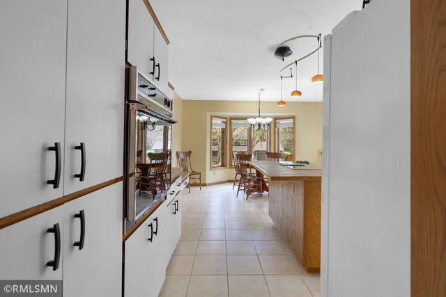 18603 Kristie Lane, Eden Prairie, MN 55346