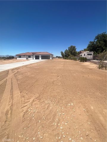 11174 8TH Avenue, Hesperia, CA 92345