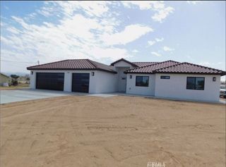 11174 8TH Avenue, Hesperia, CA 92345