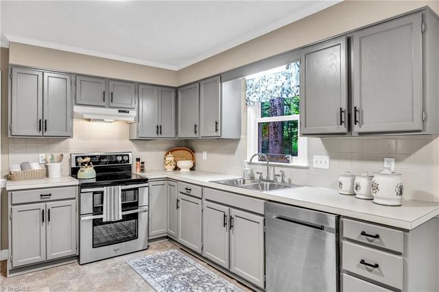 6057 Arden Drive, Clemmons, NC 27012