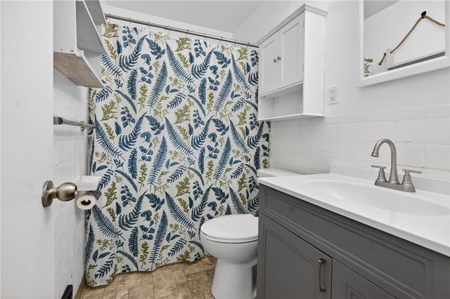 403 E PARK Avenue, Claycomo, MO 64119