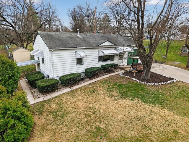 403 E PARK Avenue, Claycomo, MO 64119