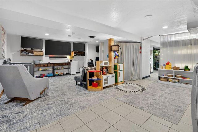 403 E PARK Avenue, Claycomo, MO 64119