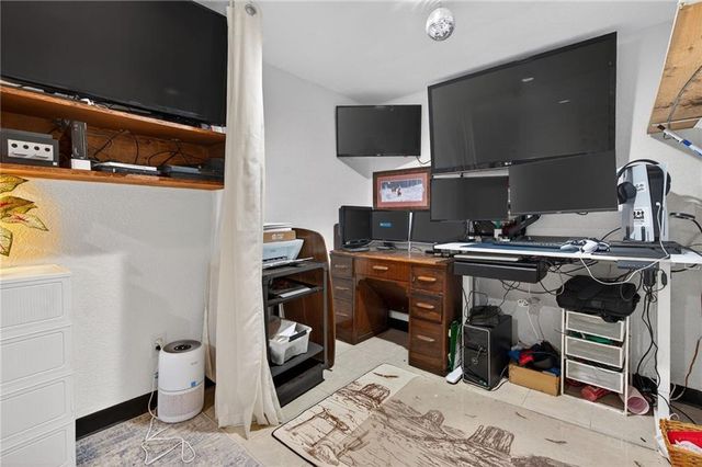 403 E PARK Avenue, Claycomo, MO 64119