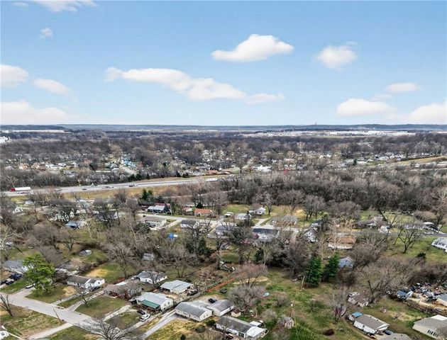 403 E PARK Avenue, Claycomo, MO 64119