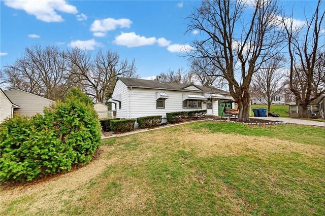 403 E PARK Avenue, Claycomo, MO 64119