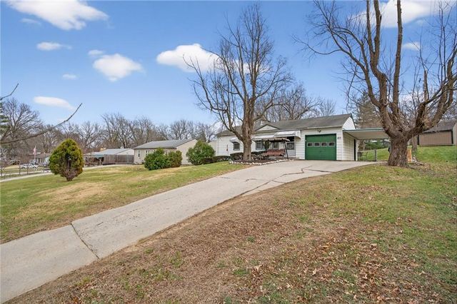 403 E PARK Avenue, Claycomo, MO 64119