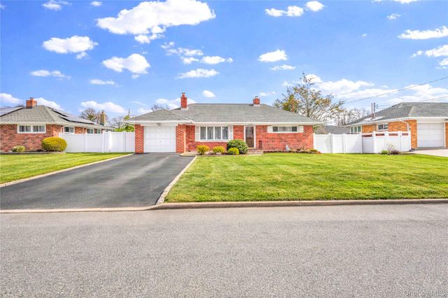 1097 Carll Drive, Bay Shore, NY 11706