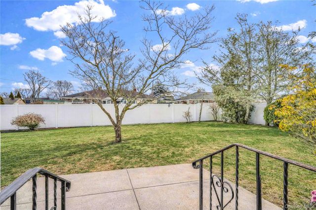 1097 Carll Drive, Bay Shore, NY 11706