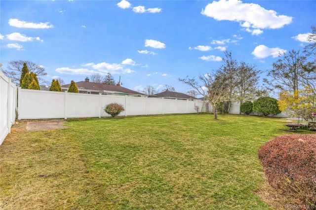 1097 Carll Drive, Bay Shore, NY 11706