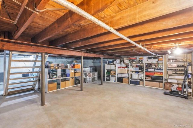 1097 Carll Drive, Bay Shore, NY 11706