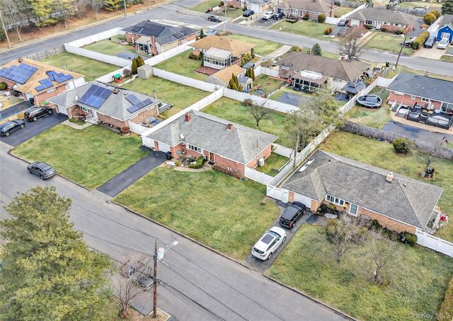 1097 Carll Drive, Bay Shore, NY 11706