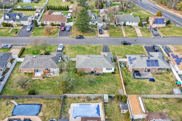 1097 Carll Drive, Bay Shore, NY 11706