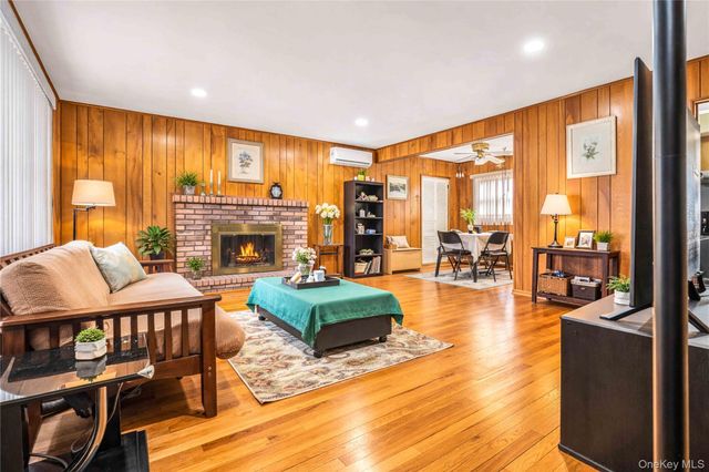 1097 Carll Drive, Bay Shore, NY 11706