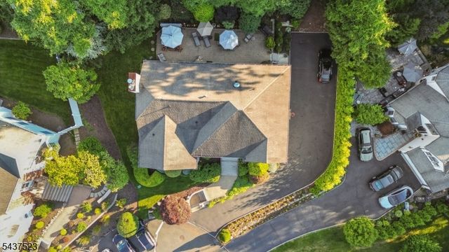 22 Trails End Ct, Westfield Town, NJ 07090