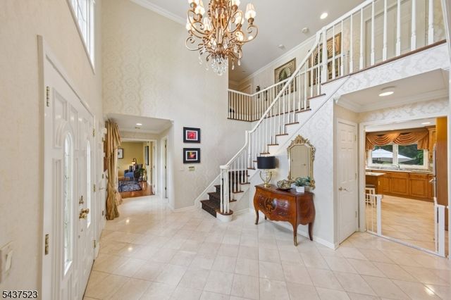22 Trails End Ct, Westfield Town, NJ 07090