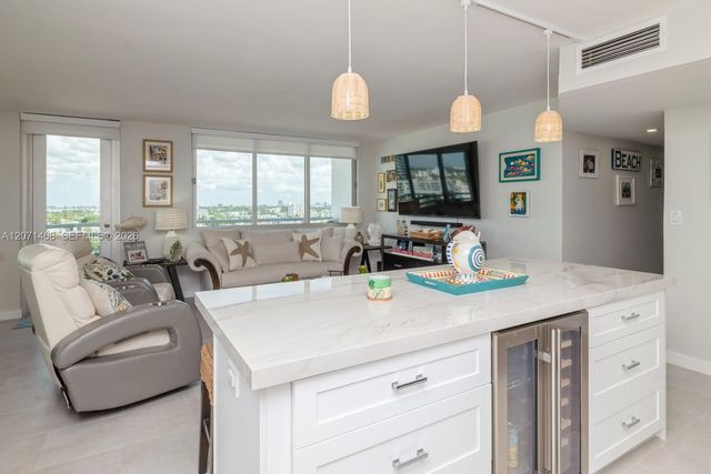 7135 Collins Avenue 1125, Miami Beach, FL 33141