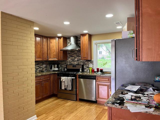 236 WELLESLEY Court, Schaumburg, IL 60193