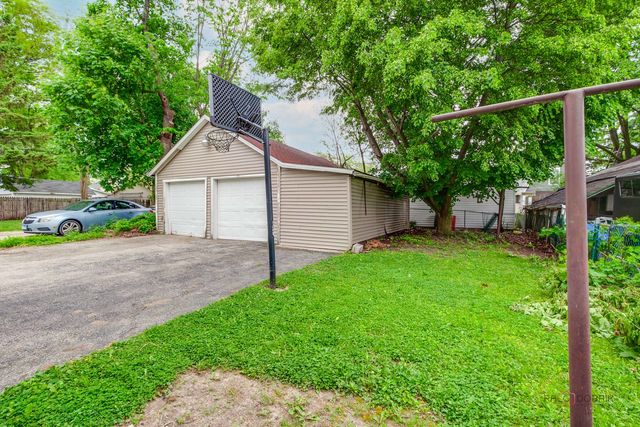 228 S Lincoln Avenue, Waukegan, IL 60085