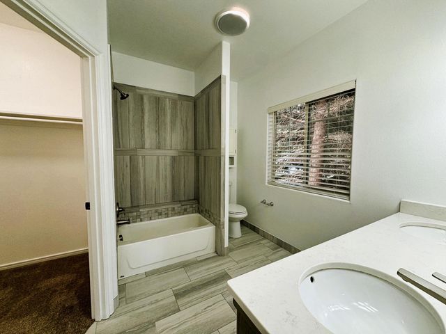 2069 NE Hollow Tree Lane, Bend, OR 97701