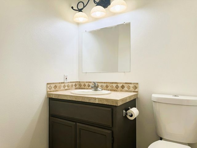 2069 NE Hollow Tree Lane, Bend, OR 97701