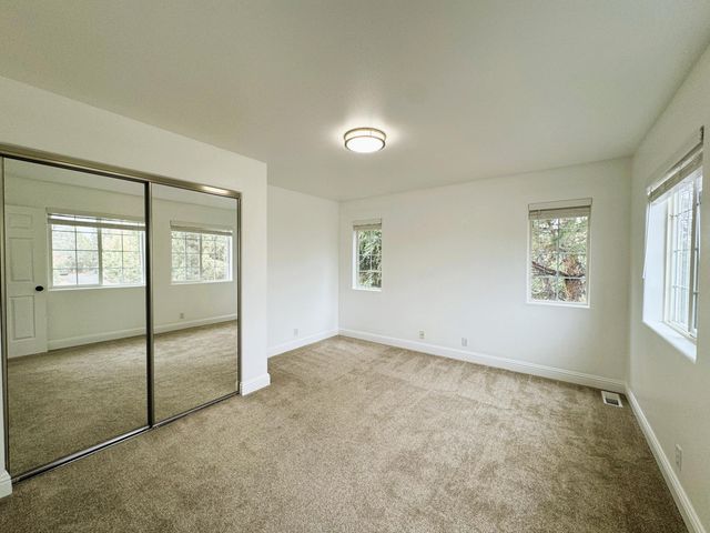 2069 NE Hollow Tree Lane, Bend, OR 97701