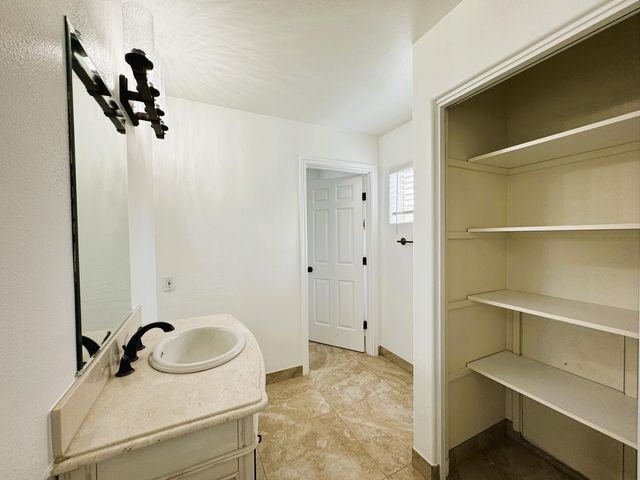 2069 NE Hollow Tree Lane, Bend, OR 97701