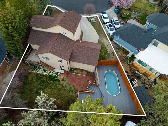 2069 NE Hollow Tree Lane, Bend, OR 97701