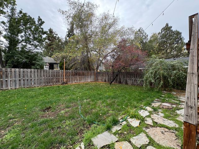 2069 NE Hollow Tree Lane, Bend, OR 97701