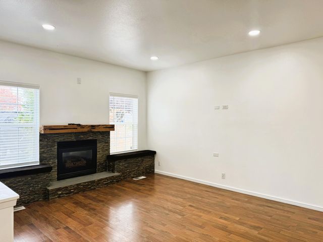 2069 NE Hollow Tree Lane, Bend, OR 97701