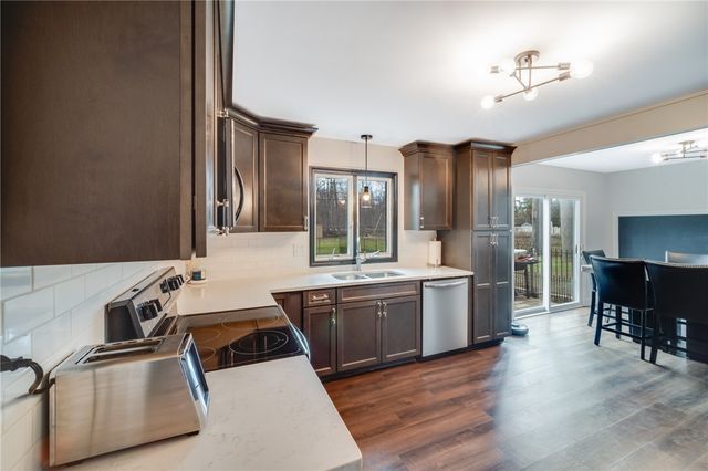 691 Regina Drive, Webster, NY 14580