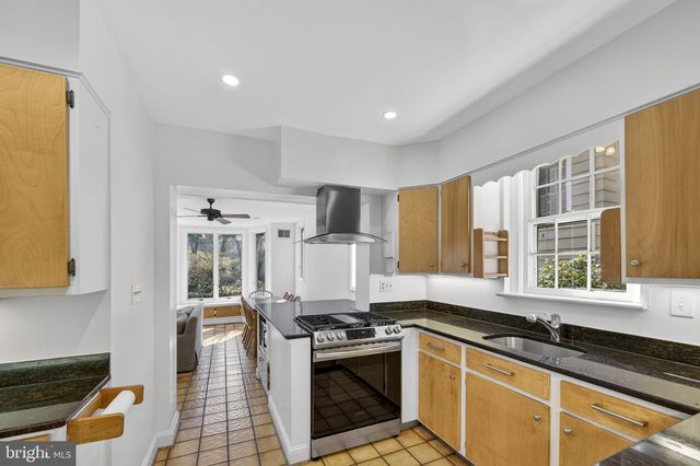 3732 ALTON PL NW, Washington, DC 20016