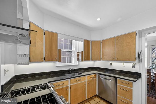 3732 ALTON PL NW, Washington, DC 20016
