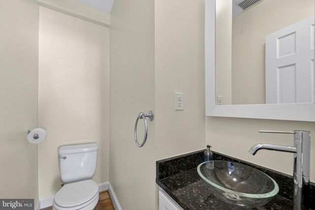 3732 ALTON PL NW, Washington, DC 20016