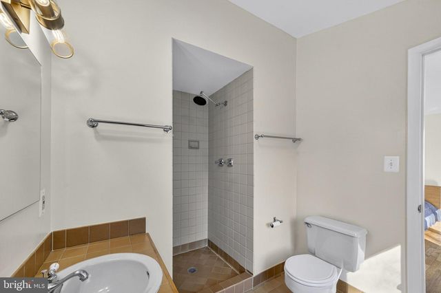 3732 ALTON PL NW, Washington, DC 20016