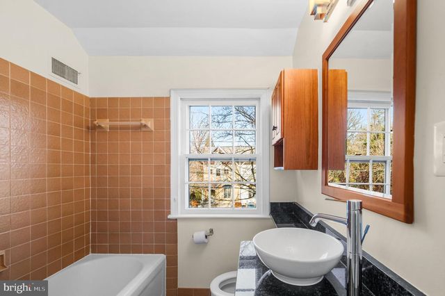 3732 ALTON PL NW, Washington, DC 20016