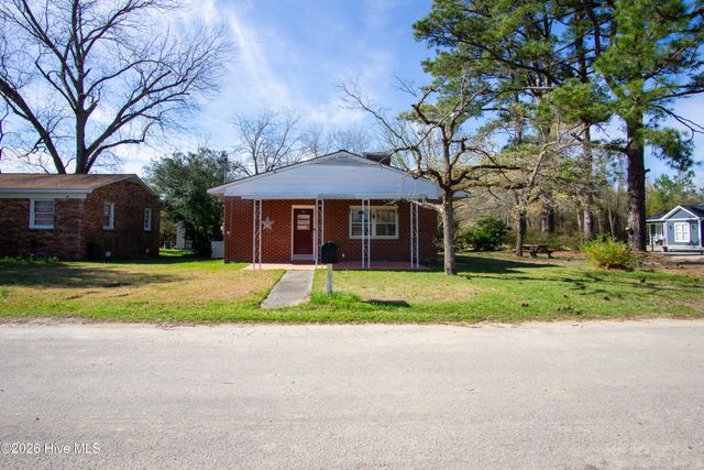 111 North Drive, Chocowinity, NC 27817