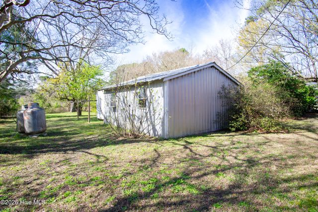 111 North Drive, Chocowinity, NC 27817