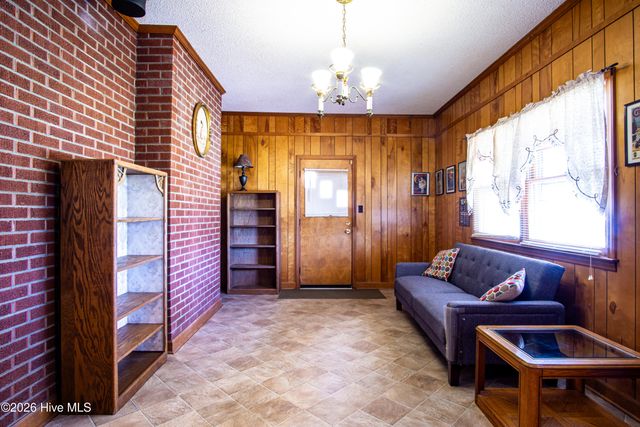 111 North Drive, Chocowinity, NC 27817