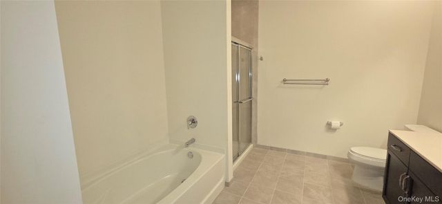 41 Greentree Court, Shirley, NY 11967