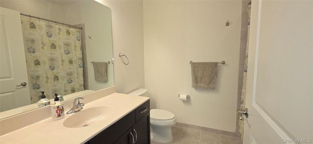 41 Greentree Court, Shirley, NY 11967