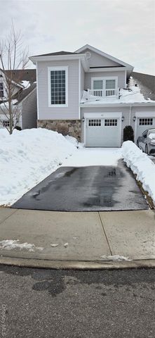 41 Greentree Court, Shirley, NY 11967