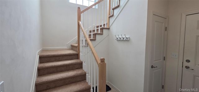 41 Greentree Court, Shirley, NY 11967