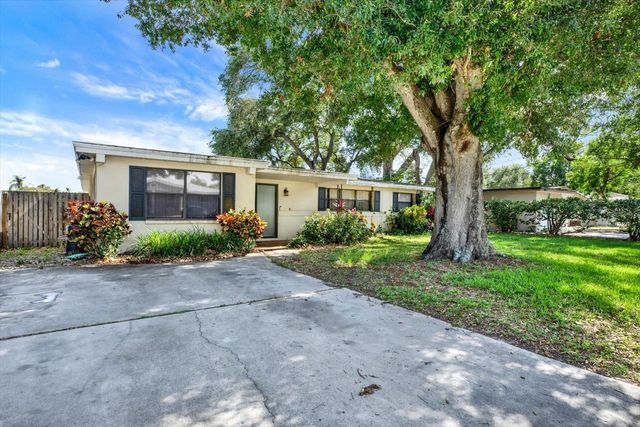 2215 CURTIS DRIVE S, Clearwater, FL 33764