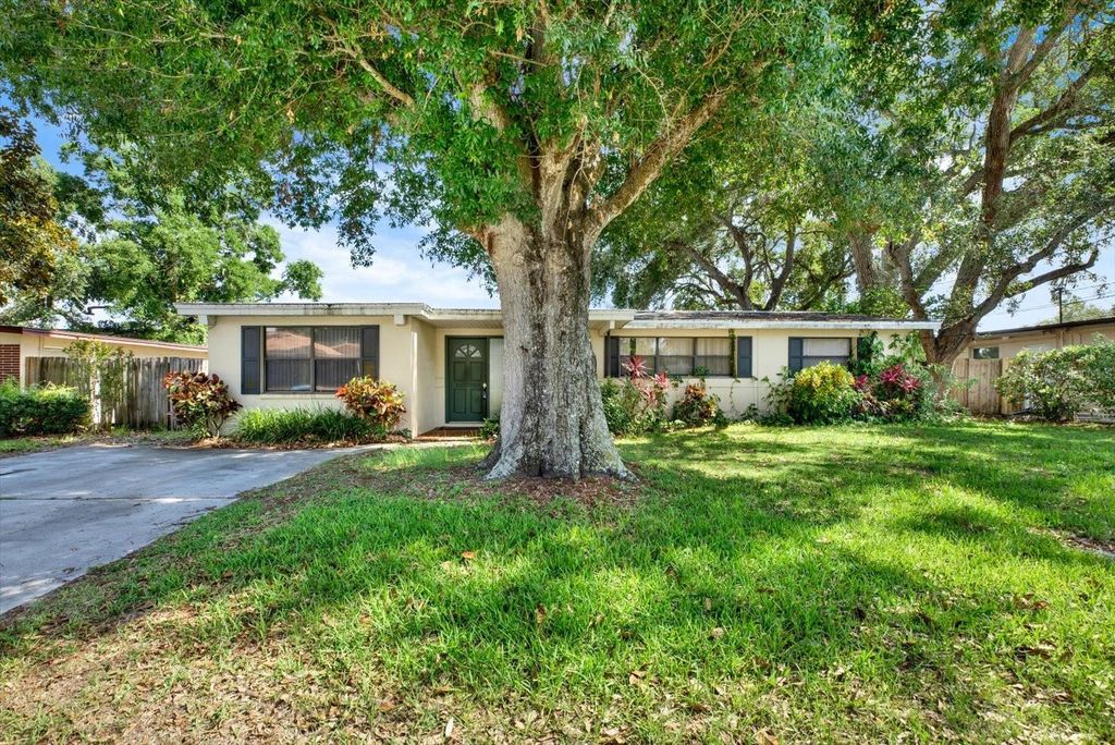 2215 CURTIS DRIVE S, Clearwater, FL 33764