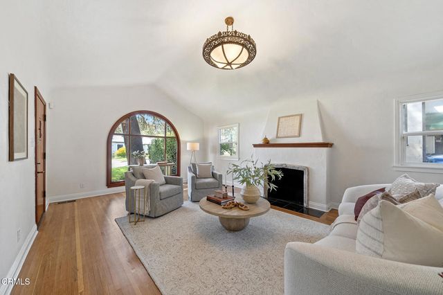 2370 Catherine Road, Altadena, CA 91001